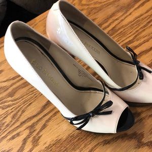 Women’s dress pump